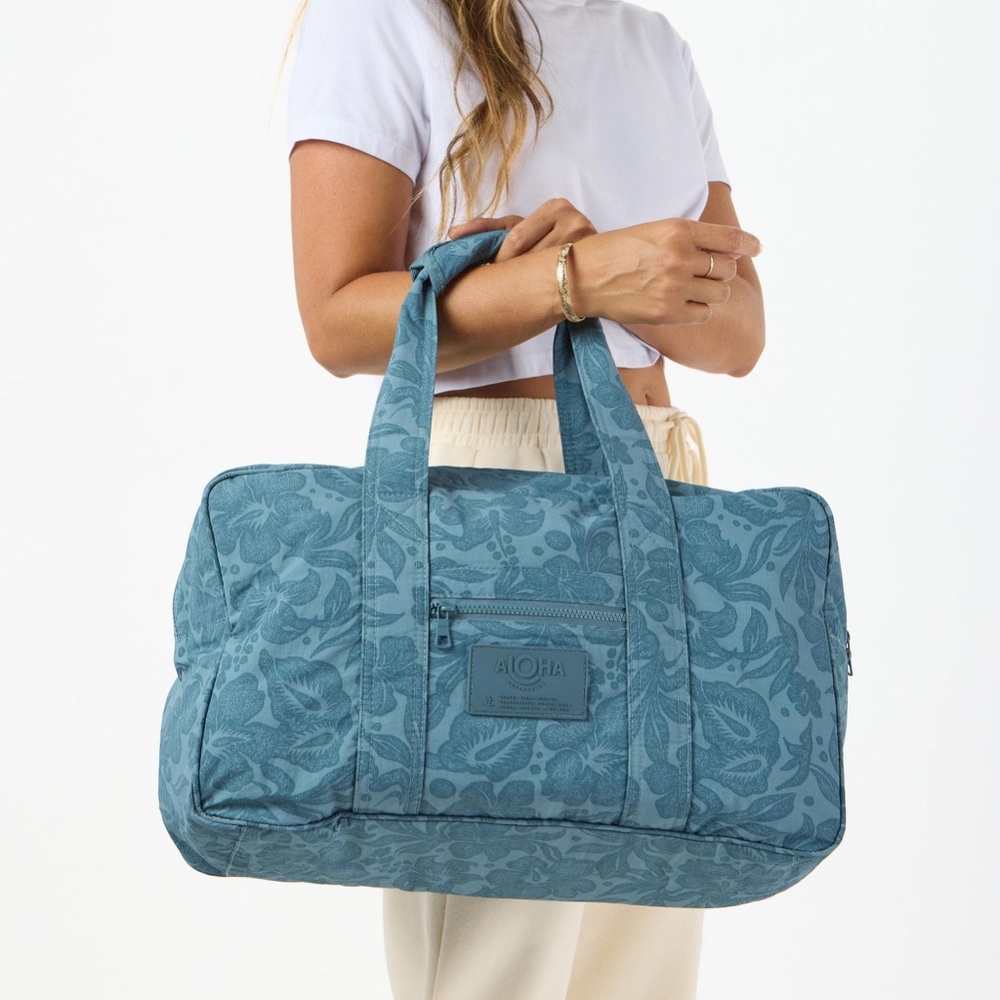 ALOHA Collection Keep It Light Weekender Bag
